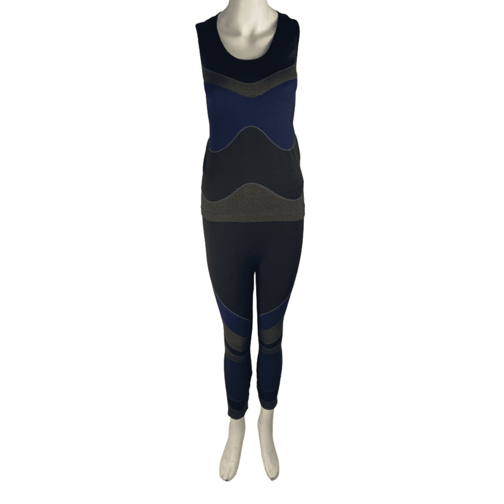 Fashionable women's 2 pc legging set size S/M